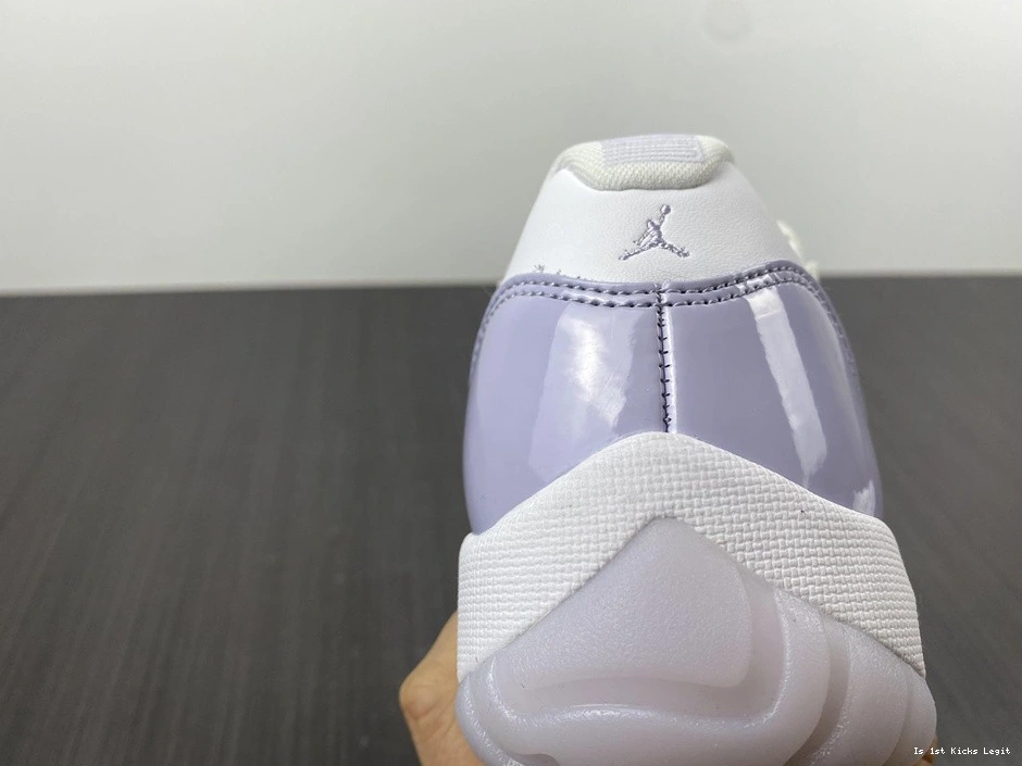 AH7860-101 Air “Pure 11 Violet” Jordan Low 0405